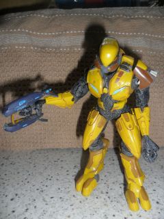 Microsoft / Halo Reach 3   Elite Assult Arumor Yellow With Weapon   5 