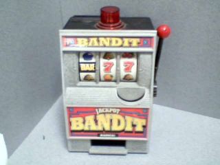 RARE RADICA JACKPOT BANDIT ARM BANDIT SLOT MACHINE TOY MODEL# 130 