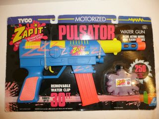 Motorized ZAP IT Pulsator Water Toy Squirt Gun by Tyco   Vintage 1991 