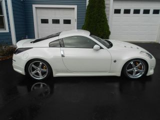 Nissan  350Z Performance Coupe 2 Door Fast, Fun and gorgeous 350Z 