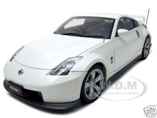 NISSAN FAIRLADY Z VERSION NISMO 2007 380RS WHITE 1/18 BY AUTOART 77402