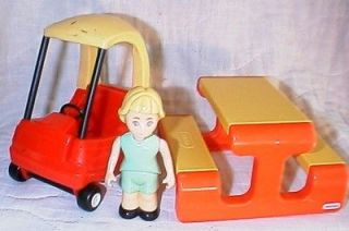 Little Tikes 6 Dollhouse PICNIC TABLE & COZY COUPE CAR & Figure