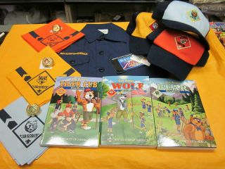 ONE OFFICIAL CUB SCOUT UNIFORM SET ( NEW ) TIGER , WOLF OR BEAR YOUR 