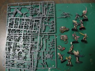 Chaos bits, including Bloodletter Daemons and Daemonettes, Warhammer 