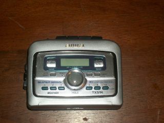 Aiwa Portable Cassette Player/AM FM Digital Radio. (TX591)