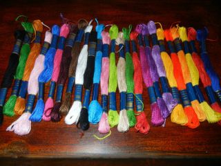 Lot of 25 Embroidery Floss (Great/Multipl​e Colors) NEW