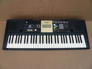 Yamaha YPT 220 in Electronic Keyboards