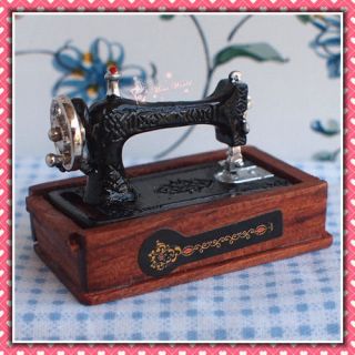 Dollhouse Miniature 112 Toy Black Table Sewing Machine HM29B 2