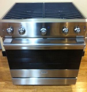   Series DCCG1304BSS 30 Freestanding Gas Range (FLOOR MODEL SALE