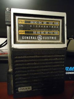 General Electric model 7 2506B Transistor AM/FM Radio in Working 