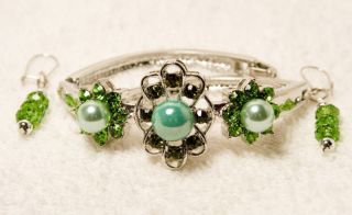 vintage jewelry bracelet earrings set green glass crystal green pearl 