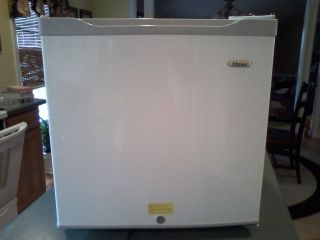White Haier HSW02 1.8 cu. ft. Compact Refrigerator dorm size mini PICK 