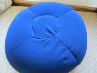 SQUISH THERAPY PILLOW * DARK BLUE * 4   AA BATTERIES.