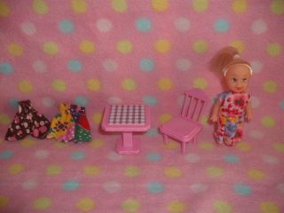 KELLY DOLL SIZE DOLL TABLE AND CHAIR PLAYSET LOT CUTE