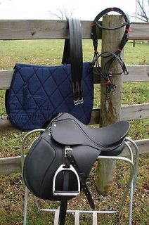 ENGLISH AP BLK LEATHER SADDLE SET BRIDLE REINS LTHER IRONS GIRTH NAVY 