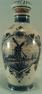 BOLS WINDMILL DECANTER MADE IN HOLLAND HAND PAINTED BY DELFT ZENITH 