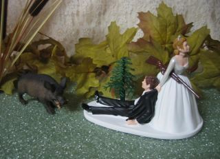 HUMOROUS WEDDING HOG WILD BOAR HUNTER HUNTING CAKE TOPPER