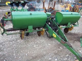 John Deere 494 four row corn planter is a two disc planter Great for 