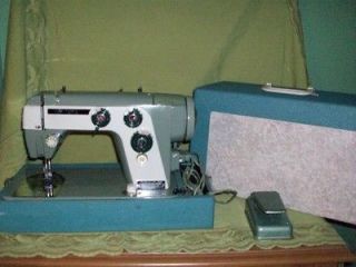 Vintage New Home Deluxe Portable Sewing Machine Model 370 With Case