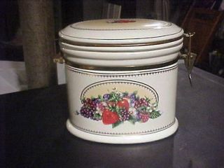 EXCLUSIVE KNOTTS BERRY FARM CERAMIC CANISTER/COOKIE JAR
