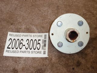 TORO COMMERCIAL PROLINE 118 LAWN MOWER RIGHT FRONT HUB