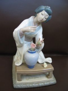 Lladro Oriental Girl (4840) Figurine Figure AS IS