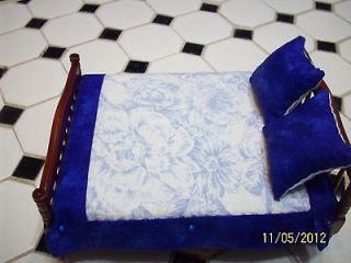 Hand stitched dollhouse Quilt&Pillows #51 Blue and White flower design 