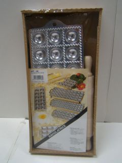 Ravioli maker, 24 cup large, w/pin made in Italy (A165)