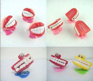 ONE Halloween Party Decoration,Wind Up Toy Teeth,WUT004
