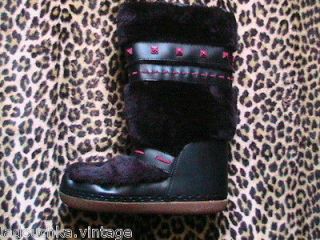FRENCH 1970s WOMAN SNOW MOON BOOTS & RED STUDS   BLACK FAKE FUR   NEW 