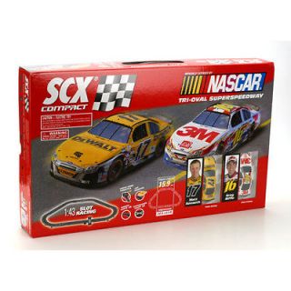 SCX 31340 NASCAR Tri Oval Compact 1/43 Slot Car Set Kenseth 17 Biffle 
