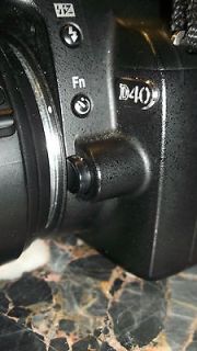 Nikon D40 6.1 MP Digital SLR Camera   Black (Kit w/ 18 55mm Lens)