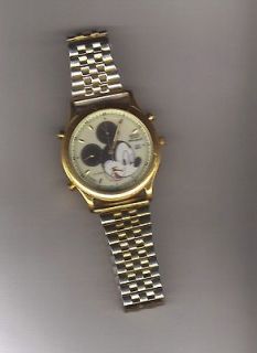   Mickey Mouse Lumbrite Chronograph Watch 7T32   6E90 Box & Papers