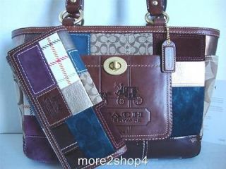 coach holiday patchwork in Handbags & Purses