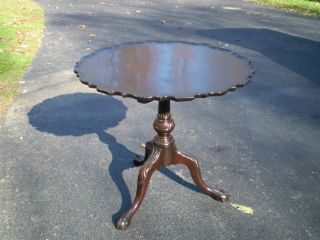 ANTIQUE CARVED CHIPPENDALE PIE CRUST TILT TOP OCCASIONAL TEA TABLE