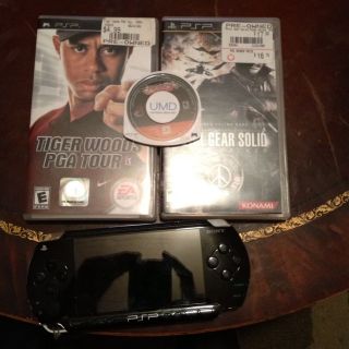 Mystic Silver Sony PSP 3000 w/ cases, 19 games, 3 movies, 8GB Memory 