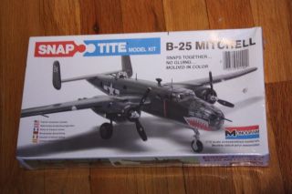 NEW B 25 Mitchell Sealed Model Plane Kit Snap Tite Snaptite 1100 172 