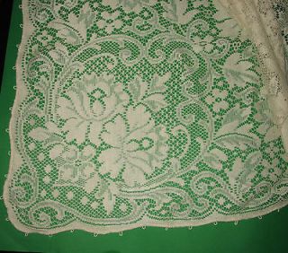 BEAUTIFUL IVORY LACE TABLECLOTH