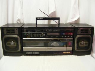 VINTAGE SONY CFD 444 AM/FM/CD CASSETTE STEREO BOOMBOX****