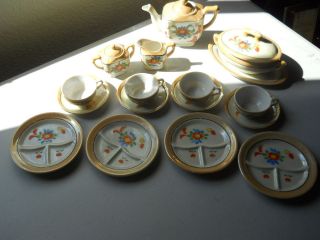 VINTAGE HAND PAINTED CHILDS CHINA TEA SET FROM EARLY 1940S