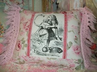 ALICE IN WONDERLAND FABRIC ~ CARDS ~ TEA PARTY ~ QUEEN ~ KNAVE ~ KING 