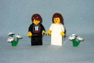 LEGO WEDDING BRUNETTE, BROWN HAIR BRIDE & GROOM MINIFIGURES, NEW