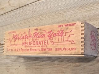 wood NEUFCHATEL Cheese Box vintage old New York skyline finger joint 