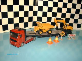 TOY TRUCK LORRY AND DETACHABLE TRAILER & DIGGERS, SIGNS, CONES SET 
