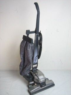 10 35) Classic Kirby G4 Upright Vacuum Cleaner Model G4D