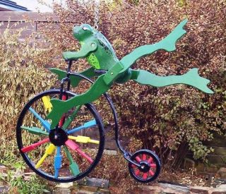 Woodworking plans Frog on a bike whirligig plans