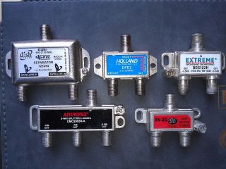 6P88 5 PACK ASSORTED CATV/CABLE SPLITTERS AS SHOWN, VERY GOOD 
