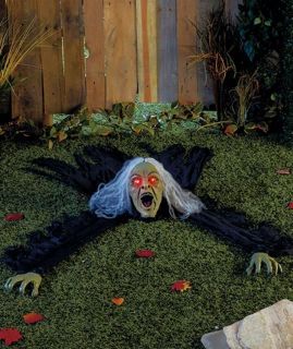 CREEPY WITCH HALLOWEEN 62 INCHES EYES FLASH & SOUND