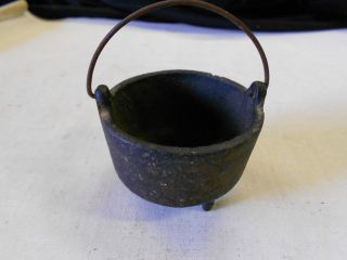 Vintage Miniature Cast Iron Kettle. Footed. With Handle. FREE SHIP IN 