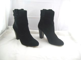 Makowsky Suede Pull on 3 1/2 Stacked Heel Ankle Boots 8 M Black 